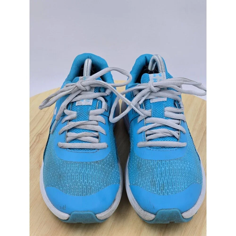 Under Armour reposhing this